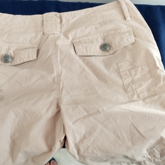 Shorts - Picture 2 of 4